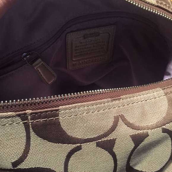 COACH Signature Bag - Picture 6 of 8